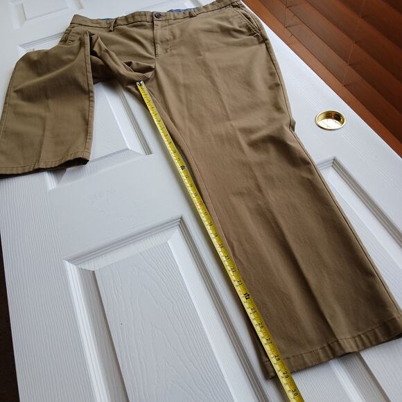 Old Navy Straight Ultimate Built-In Flex Chino Pants 40W x 30L Doe a Deer - Picture 11 of 13
